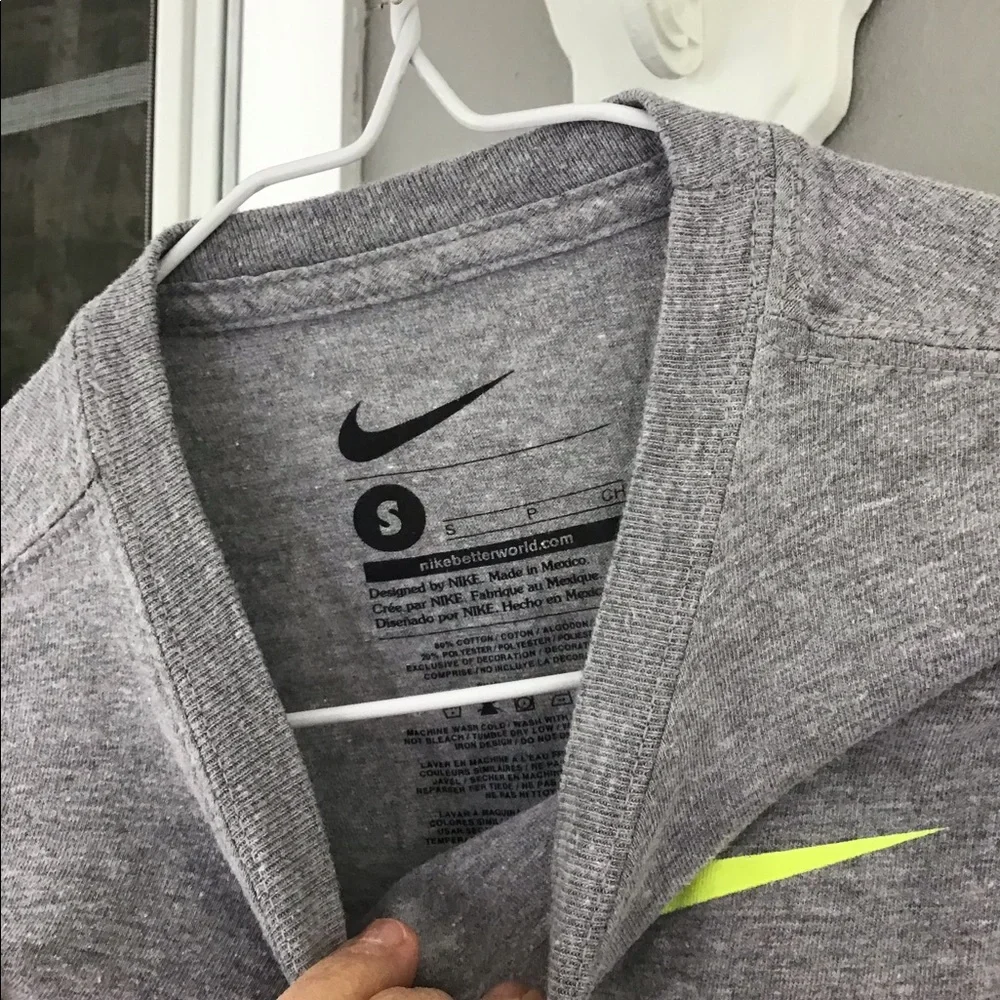 Shirt lot 3 Nike, Minecraft ,Reebok boys sz 8 -m-s  all 3 are 16” chest 21” long - Picture 12 of 15